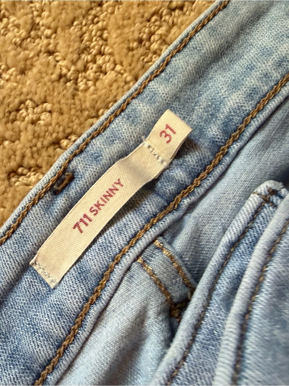 Levi's Light Blue High-Rise Women's Jeans - Picture 3 of 4